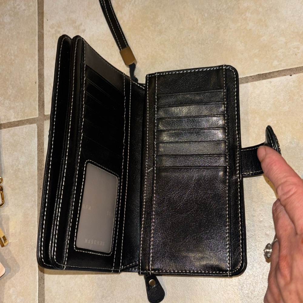 SAKROOTS SENDGEFN BUNDLE,, LOST wander WRISTLET CARD HOLDER PASSPORT HOLDER NWT - Picture 5 of 16